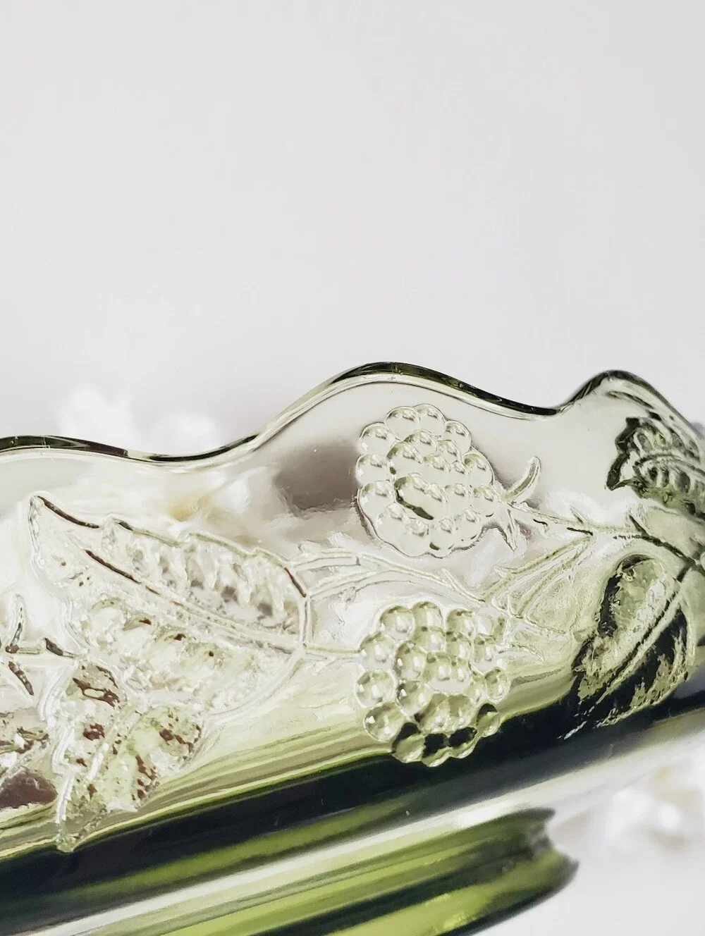 Vintage Elegant Mid-Century Green Glass Floral & Leaf Serving Bowl GUC